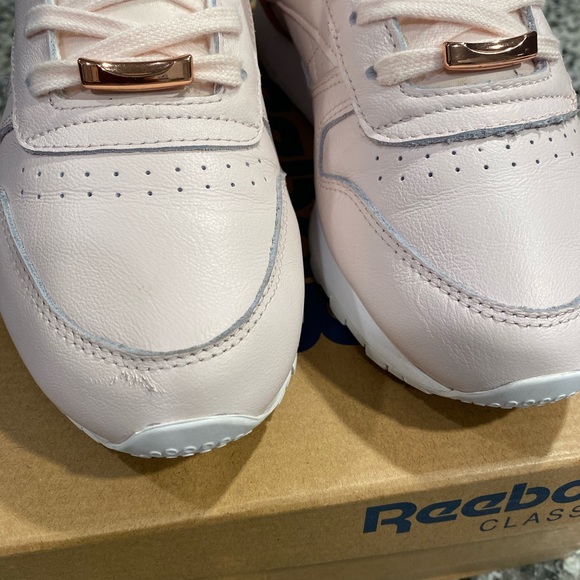 Womens Reebok Classics - Picture 7 of 10